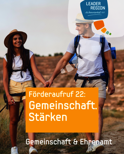 Sujet 22. Födercall Gemeinschaft stärken, Pärchen geht wandern, Text "Dorfgemeinschaft und Ehrenamt"