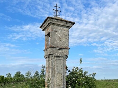 Marterl Singerkreuz Poysdorf im Frühling