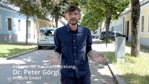 Auszug aus dem Leerstandsvideo, in dem Peter Görgl interviewt wird